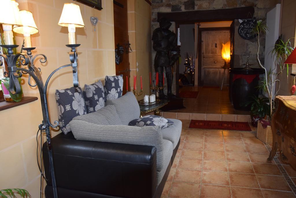 Saint-Rémy-de-Chargnat Chateau Des Aiguilles מראה חיצוני תמונה