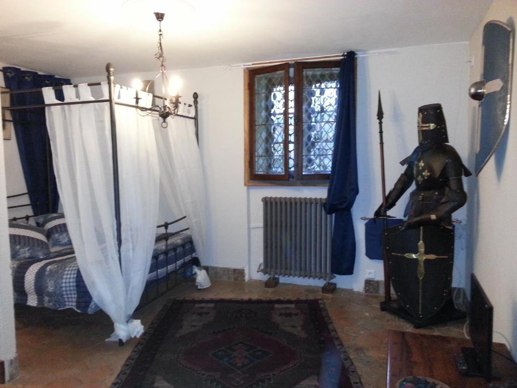 Saint-Rémy-de-Chargnat Chateau Des Aiguilles חדר תמונה